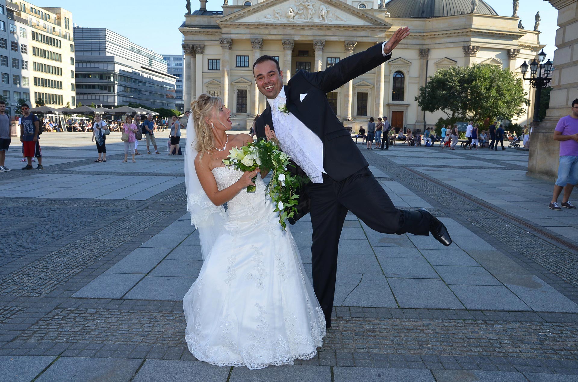 teilhochgesteckt mit Tressen