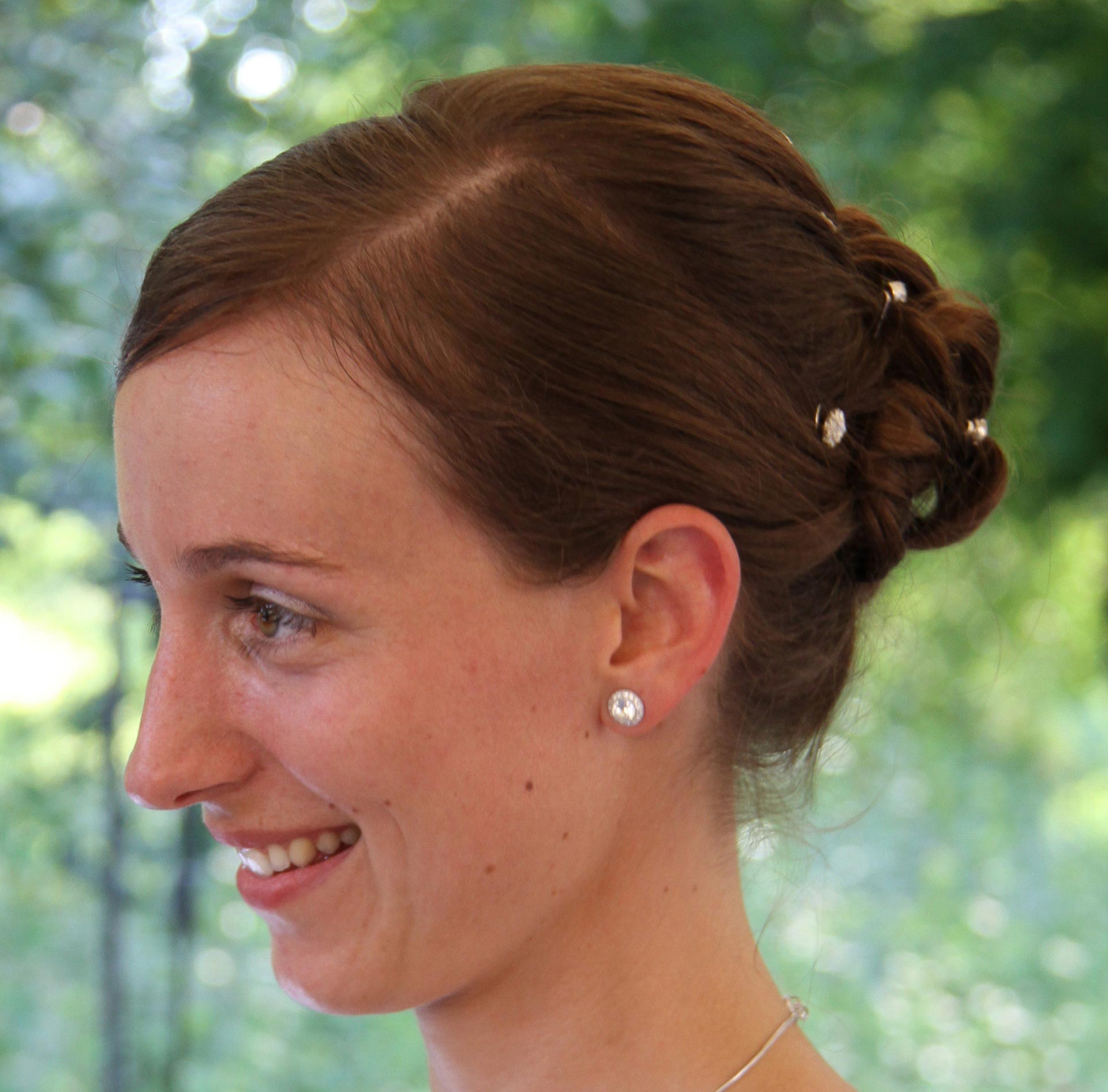 Steckfrisur mit Curlies